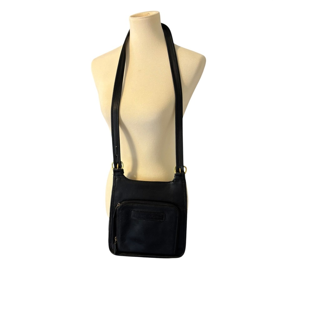 Fossil Vtg 1954 Black Pebbled Leather Shoulder Bag. Adjustable straps. Classic‎